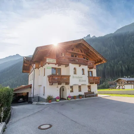 Apartment In Milders Near Stubai Glacier, Cleaning Included شقة *